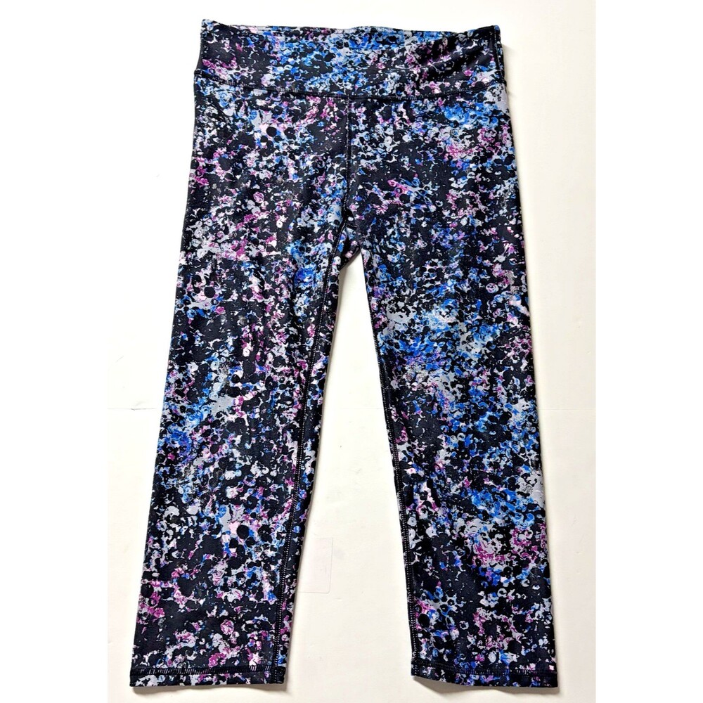 Fabletics Mid-Rise Printed Splatter Capri Size Medium